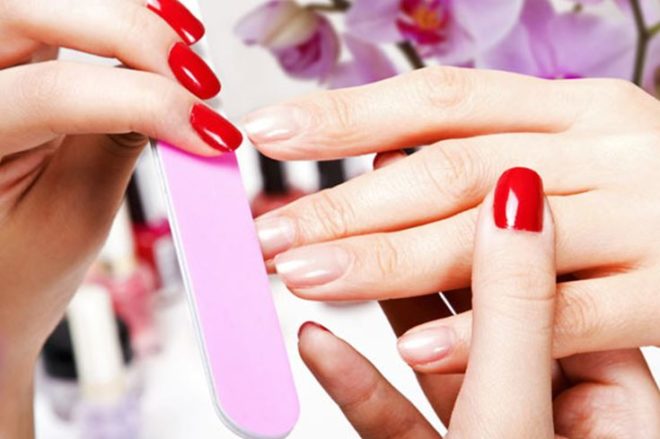 Regala una manicure